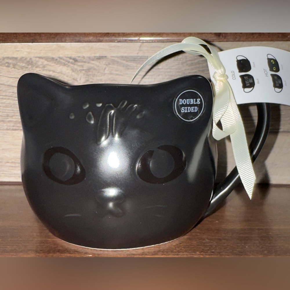 Cute 🥰 Rae Dunn “Black Cat Vibes” Glowing Eyes with hot liquid Mug Cup Halloween